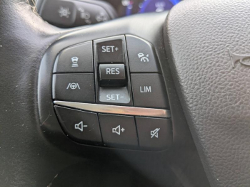 Photo 19 du bon plan FORD Kuga 2.5 Duratec 225ch PHEV Vignale BVA occasion à 22843 €