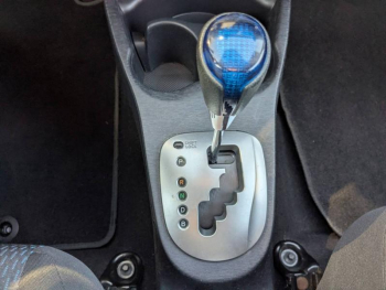 Photo 14 du bon plan TOYOTA Yaris HSD 100h Dynamic 5p occasion à 8990 €