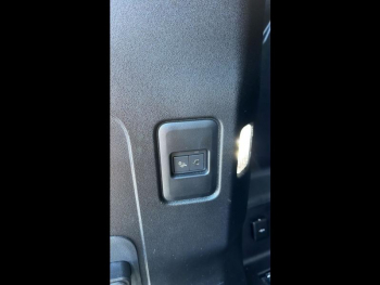 Photo 10 du bon plan LAND-ROVER Defender 90 3.0 D250 Hard Top X-Dynamic SE occasion à 69900 €