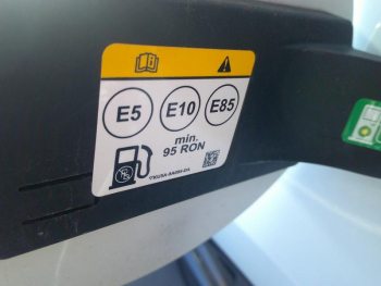 Photo 21 du bon plan FORD Fiesta 1.0 Flexifuel 95ch ST-Line 5p occasion à 17900 €