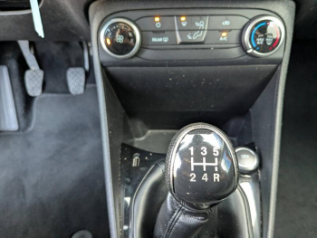 Photo 13 du bon plan FORD Fiesta 1.1 85ch Trend 5p occasion à 9990 €