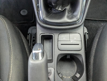 Photo 14 du bon plan FORD Fiesta 1.1 85ch Trend 5p occasion à 9990 €