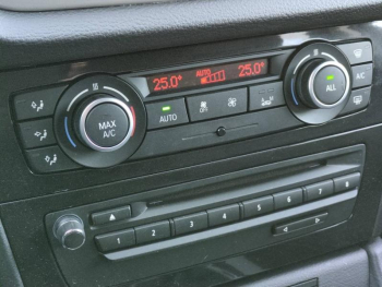 Photo 26 du bon plan BMW X1 sDrive18dA 143ch Lounge occasion à 12000 €