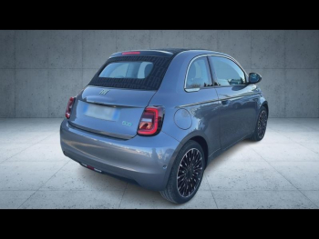 Photo 4 du bon plan FIAT 500 e 118ch La Prima MY23 occasion à 18900 €