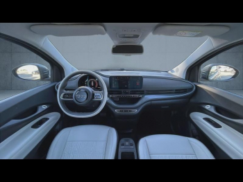 Photo 9 du bon plan FIAT 500 e 118ch La Prima MY23 occasion à 18900 €