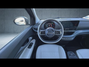 Photo 11 du bon plan FIAT 500 e 118ch La Prima MY23 occasion à 18900 €