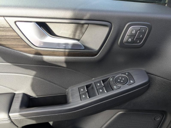 Photo 4 du bon plan FORD Kuga 2.5 Duratec 190ch FHEV E85 Vignale BVA occasion à 27990 €