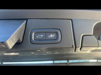 Photo 9 du bon plan VOLVO XC60 T6 Hybride Rechargeable 253 + 145ch Plus Style Dark Geartronic 8 AWD occasion à 51900 €