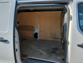 Photo 9 du bon plan PEUGEOT Expert Fg VUL M 1.5 BlueHDi 120ch S&S occasion à 17508 €