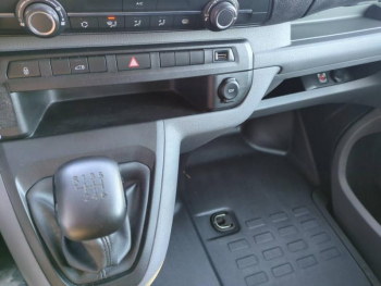 Photo 18 du bon plan PEUGEOT Expert Fg VUL M 1.5 BlueHDi 120ch S&S occasion à 17508 €