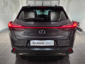 Photo 17 du bon plan LEXUS UX 250h 2WD F SPORT MY22 occasion à 29480 €