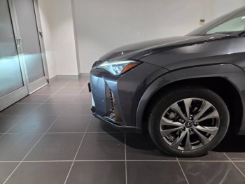 Photo 20 du bon plan LEXUS UX 250h 2WD F SPORT MY22 occasion à 29480 €