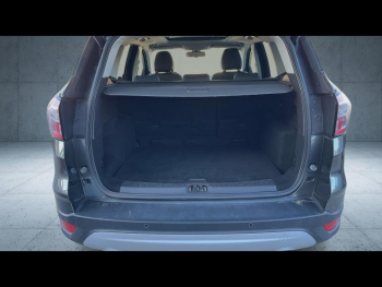 Photo 25 du bon plan FORD Kuga 1.5 TDCi 120ch Stop&Start Titanium 4x2 Powershift occasion à 13490 €