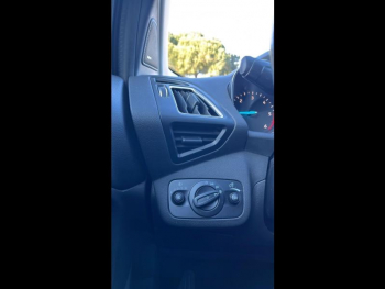 Photo 28 du bon plan FORD Kuga 1.5 TDCi 120ch Stop&Start Titanium 4x2 Powershift occasion à 13490 €