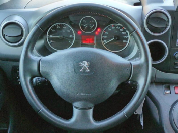 Photo 19 du bon plan PEUGEOT Partner Tepee 1.6 BlueHDi 100ch Style occasion à 13900 €