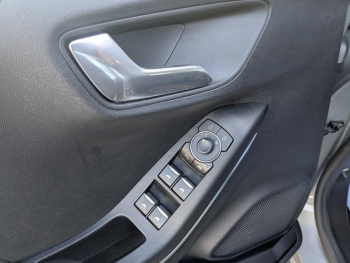 Photo 10 du bon plan FORD Puma 1.0 EcoBoost 125ch S&S mHEV Titanium Powershift occasion à 19500 €