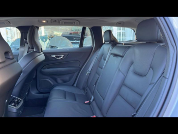 Photo 6 du bon plan VOLVO V60 B4 197ch Ultra Style Dark DCT 7 occasion à 44900 €