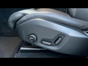 Photo 9 du bon plan VOLVO XC60 T8 Hybride Rechargeable 310 + 145ch Ultra Style Chrome Geartronic 8 AWD occasion à 56990 €