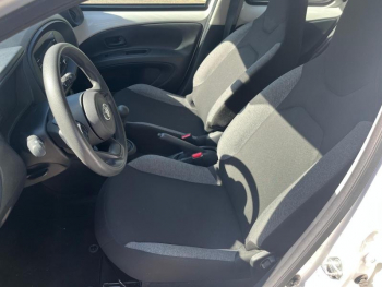 Photo 12 du bon plan TOYOTA Aygo X 1.0 VVT-i 72ch Active Business MY23 occasion à 13990 €