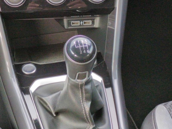 Photo 19 du bon plan VOLKSWAGEN T-Roc 1.5 TSI EVO 150ch R-Line S&S occasion à 18900 €