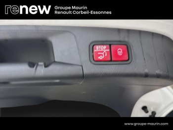 Photo 17 du bon plan MERCEDES-BENZ Classe GLA 200 163ch Progressive Line 7G-DCT occasion à 34989 €