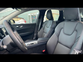 Photo 5 du bon plan VOLVO XC60 T6 Hybride Rechargeable 253 + 145ch Plus Style Dark Geartronic 8 AWD occasion à 51990 €