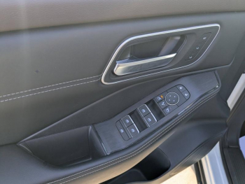 Photo 12 du bon plan NISSAN X-Trail e-Power 204ch Tekna occasion à 33990 €