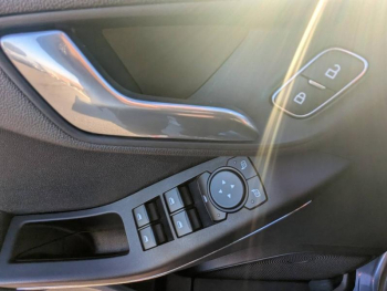 Photo 13 du bon plan FORD Fiesta 1.0 Flexifuel 95ch ST-Line 5p occasion à 15980 €