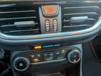 Photo 19 du bon plan FORD Fiesta 1.0 Flexifuel 95ch ST-Line 5p occasion à 15980 €