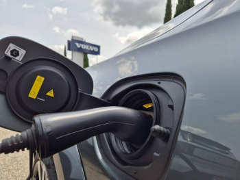 Photo 9 du bon plan VOLVO XC60 T6 Hybride Rechargeable 350ch Ultra Style Dark Geartronic 8 AWD occasion à 68900 €