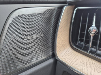 Photo 26 du bon plan VOLVO XC60 T6 Hybride Rechargeable 350ch Ultra Style Dark Geartronic 8 AWD occasion à 68900 €