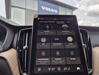 Photo 36 du bon plan VOLVO XC60 T6 Hybride Rechargeable 350ch Ultra Style Dark Geartronic 8 AWD occasion à 68900 €