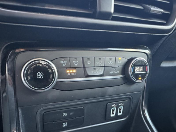 Photo 17 du bon plan FORD EcoSport 1.0 EcoBoost 125ch Titanium occasion à 13490 €