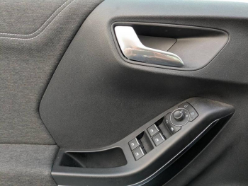 Photo 21 du bon plan FORD Puma 1.0 Flexifuel 125ch S&S mHEV Titanium occasion à 16890 €