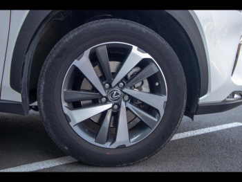 Photo 9 du bon plan LEXUS NX 300h 4WD Executive Euro6d-T occasion à 31990 €