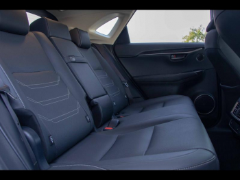 Photo 15 du bon plan LEXUS NX 300h 4WD Executive Euro6d-T occasion à 31990 €