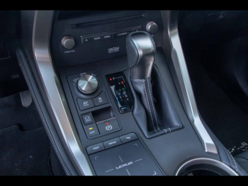 Photo 21 du bon plan LEXUS NX 300h 4WD Executive Euro6d-T occasion à 31990 €