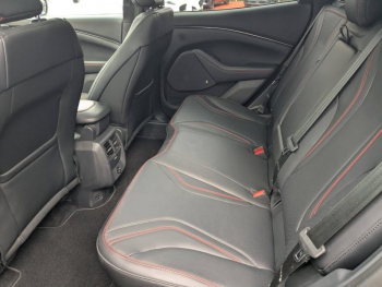 Photo 10 du bon plan FORD Mustang Mach-E 351ch Extended Range 99kWh AWD 9cv occasion à 39900 €