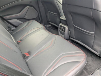 Photo 11 du bon plan FORD Mustang Mach-E 351ch Extended Range 99kWh AWD 9cv occasion à 39900 €