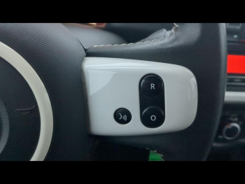 Photo 19 du bon plan RENAULT Twingo 1.0 SCe 70ch Intens Euro6 occasion à 7990 €