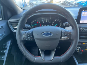 Photo 16 du bon plan FORD Focus 1.0 Flexifuel mHEV 125ch ST-Line Style occasion à 21900 €
