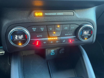 Photo 18 du bon plan FORD Focus 1.0 Flexifuel mHEV 125ch ST-Line Style occasion à 21900 €