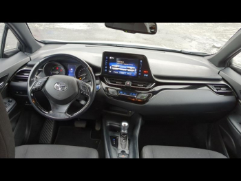 Photo 11 du bon plan TOYOTA C-HR 122h Dynamic 2WD E-CVT occasion à 16990 €