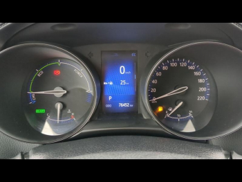 Photo 13 du bon plan TOYOTA C-HR 122h Dynamic 2WD E-CVT occasion à 16990 €