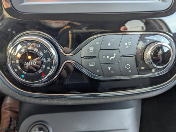 Photo 15 du bon plan RENAULT Captur 0.9 TCe 90ch energy Intens occasion à 8990 €