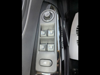 Photo 21 du bon plan RENAULT Captur 0.9 TCe 90ch energy Intens occasion à 8990 €