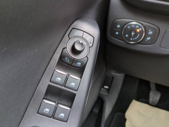 Photo 13 du bon plan FORD Puma 1.0 Flexifuel 125ch S&S mHEV Titanium occasion à 18500 €