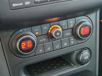 Photo 21 du bon plan NISSAN Qashqai 1.6 dCi 130ch FAP Stop&Start Connect Edition occasion à 8490 €