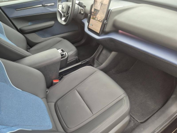 Photo 17 du bon plan VOLVO EX30 Single Extended Range 272ch Plus occasion à 29900 €