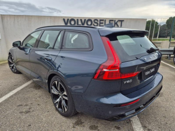 Photo 8 du bon plan VOLVO V60 B4 197ch Ultra Style Dark DCT 7 occasion à 44900 €